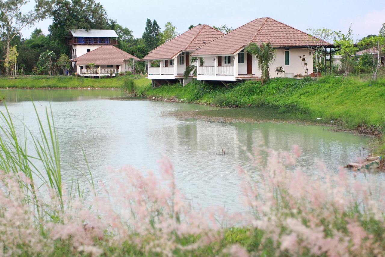 Pirom Lake And Resort Si Maha Phot Exteriör bild